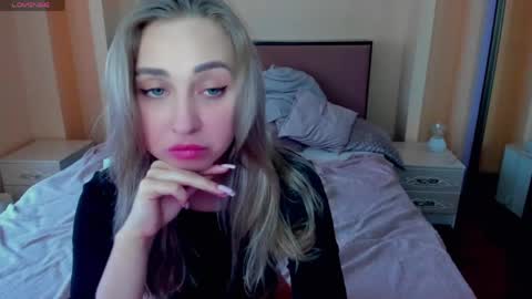 Julia online show from 04.30.26