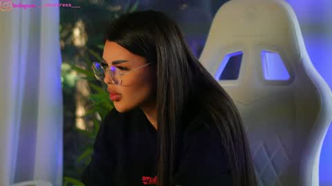 Dee online show from 01.23.25