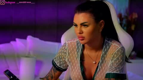 Dee online show from 09.24.25