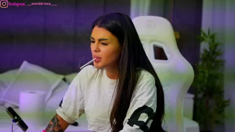 Dee online show from 10.25.25