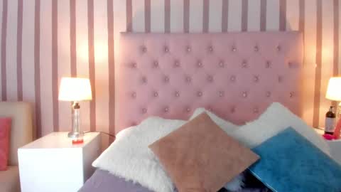 Snapshot of perla_giraldo chatting on 09.09.25 PERLA online show from 09.09.25