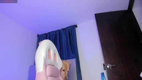 Snapshot of perlaa7 chatting on 10.28.25 Perla online show from 10.28.25