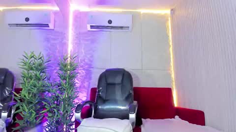 PERLA  online show from 09.30.25