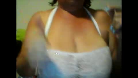 Snapshot of perlita070822 chatting on 12.18.24 perlita070822 online show from 12.18.24