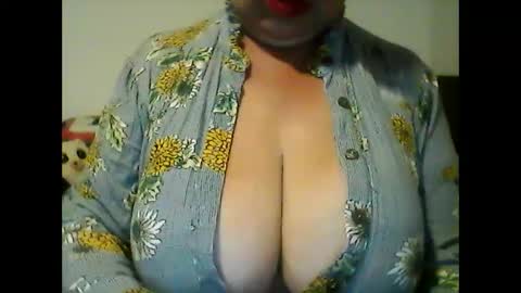 Snapshot of perlita070822 chatting on 12.31.24 perlita070822 online show from 12.31.24