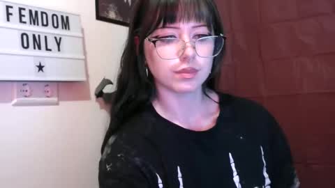 Snapshot of persephones_garden chatting on 04.29.26 Persephone online show from 04.29.26