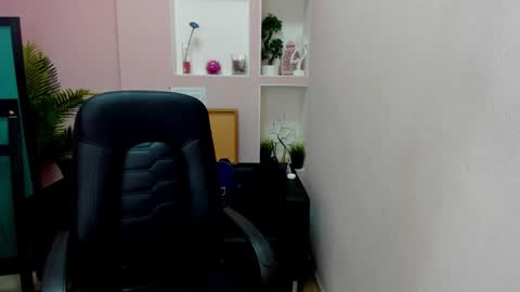 horror flying on the wings of the night.... online show from 01.11.26