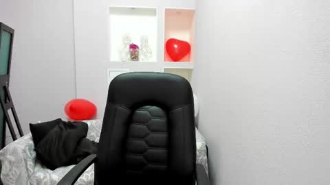 horror flying on the wings of the night.... online show from 02.15.26