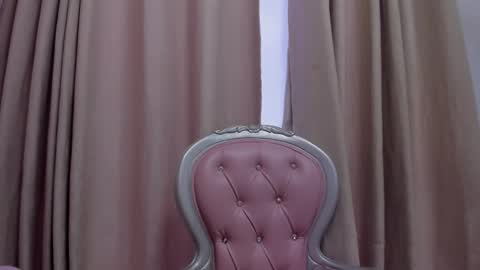 LAURA  online show from 01.02.25