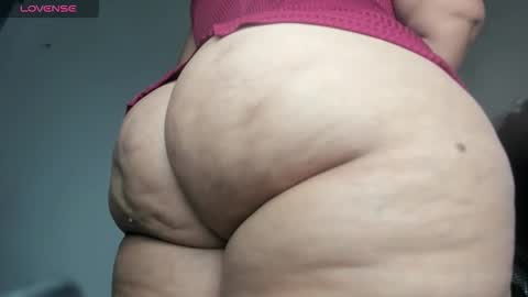 Snapshot of pervertt_mommy chatting on 11.03.25 Alexandra online show from 11.03.25