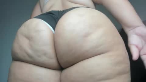 Snapshot of pervertt_mommy chatting on 11.11.25 Alexandra online show from 11.11.25