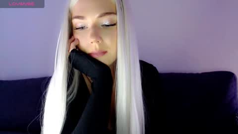 Snapshot of pervyblonde chatting on 12.31.24 Isabella online show from 12.31.24