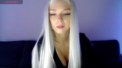 Snapshot of pervyblonde chatting on 01.21.25 Isabella online show from 01.21.25