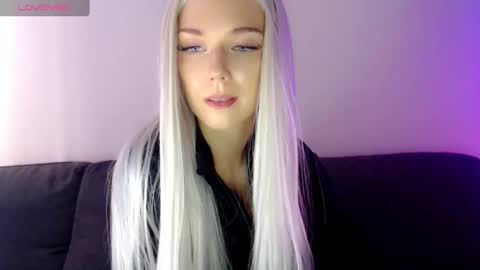 Snapshot of pervyblonde chatting on 01.27.25 Isabella online show from 01.27.25