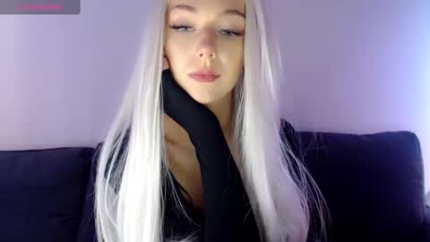 Snapshot of pervyblonde chatting on 01.31.25 Isabella online show from 01.31.25
