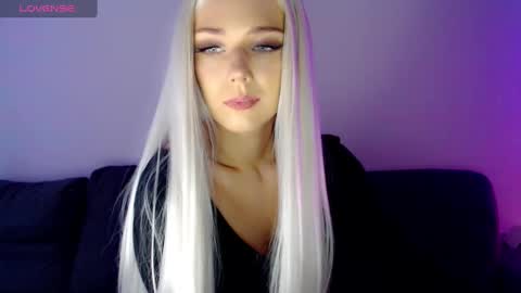 Snapshot of pervyblonde chatting on 02.28.25 Isabella online show from 02.28.25