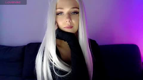 Snapshot of pervyblonde chatting on 02.28.25 Isabella online show from 02.28.25