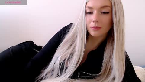 Isabella online show from 04.23.26