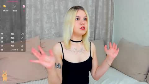 Astrid and Mia online show from 10.05.25