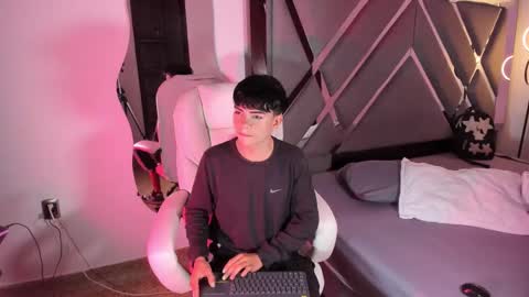 Snapshot of peter_chase chatting on 09.20.25 Peter online show from 09.20.25