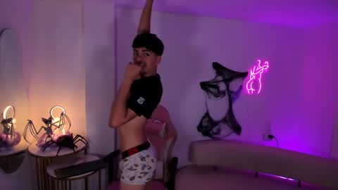 Snapshot of peter_chase chatting on 10.14.25 Peter online show from 10.14.25