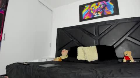 Snapshot of peter_coleman chatting on 10.19.25 PeterColeman online show from 10.19.25