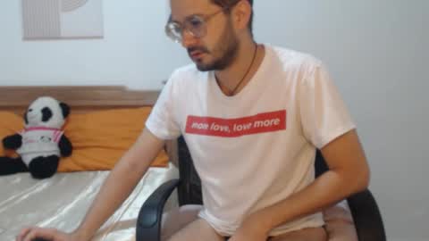 Snapshot of peter_x_annaud chatting on 11.03.25 FELIPE online show from 11.03.25