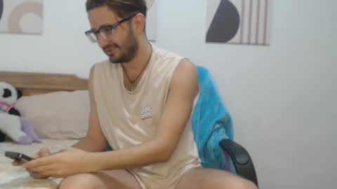 Snapshot of peter_x_annaud chatting on 11.15.25 FELIPE online show from 11.15.25