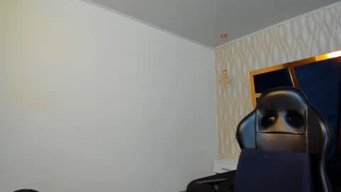 Snapshot of petesevans_1 chatting on 09.12.25 PETES EVANS new account online show from 09.12.25