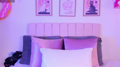 Snapshot of petit_rosseowo chatting on 10.31.25 Im Rosse but u can call me Rossie or Rosita . online show from 10.31.25