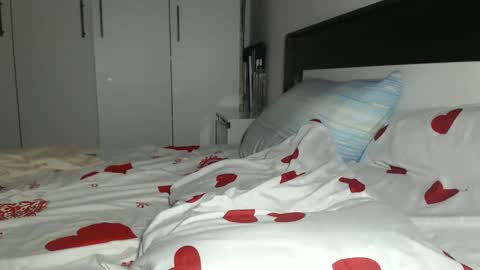 Snapshot of petite_danielle chatting on 05.25.26 petite_danielle online show from 05.25.26