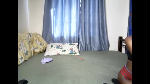 petite_funnie online show from 10.14.25