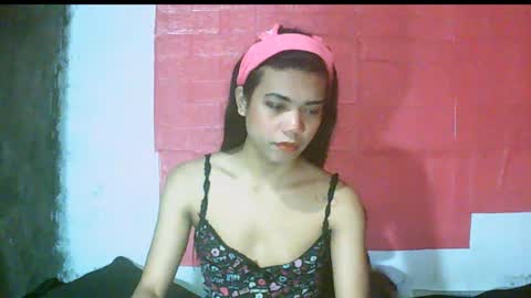 Snapshot of petite_jzee chatting on 12.04.24 jzee online show from 12.04.24