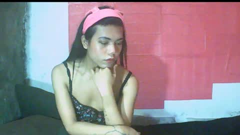 Snapshot of petite_jzee chatting on 12.05.24 jzee online show from 12.05.24