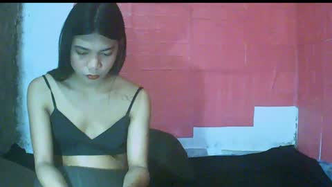 Snapshot of petite_jzee chatting on 12.23.24 jzee online show from 12.23.24