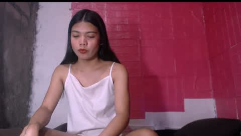 Snapshot of petite_jzee chatting on 01.07.25 jzee online show from 01.07.25