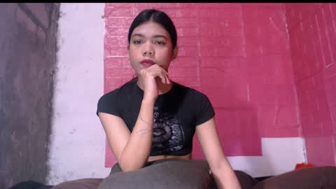 Snapshot of petite_jzee chatting on 01.16.25 jzee online show from 01.16.25