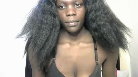 petite_lavi2 online show from 02.05.25