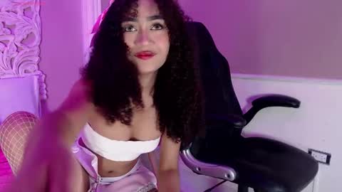 petite luxury online show from 10.11.25