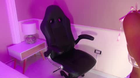 petite luxury online show from 10.20.25