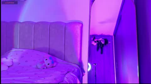 petite_marie_ online show from 10.31.25