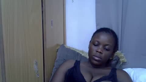 petite_melan online show from 09.11.25