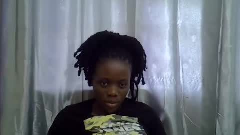 Snapshot of petite_melan chatting on 10.18.25 petite_melan online show from 10.18.25