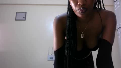 petite_princes online show from 03.06.25