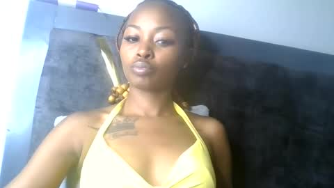 petite_queen69 online show from 05.31.26