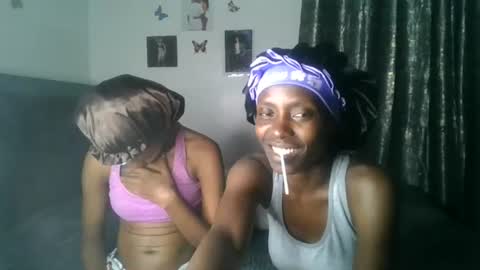 petite_queen69 online show from 06.21.26