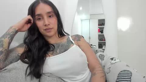 PetiteAlejaTs online show from 10.20.25