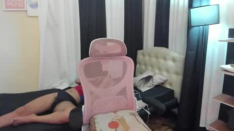 Snapshot of petiteasianaliyah chatting on 11.01.25 Aliyah online show from 11.01.25