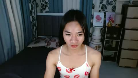 Snapshot of petiteasianmarian chatting on 03.02.25 bigcock Marian online show from 03.02.25