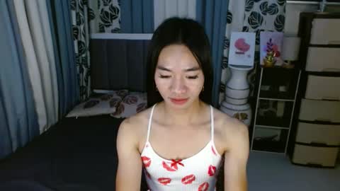 Snapshot of petiteasianmarian chatting on 03.03.25 bigcock Marian online show from 03.03.25